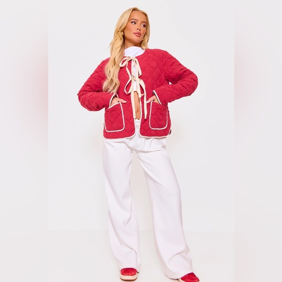 PrettyLittleThing, NWT Red Quilted Jacket with Cream Trim - Picture 8 of 12